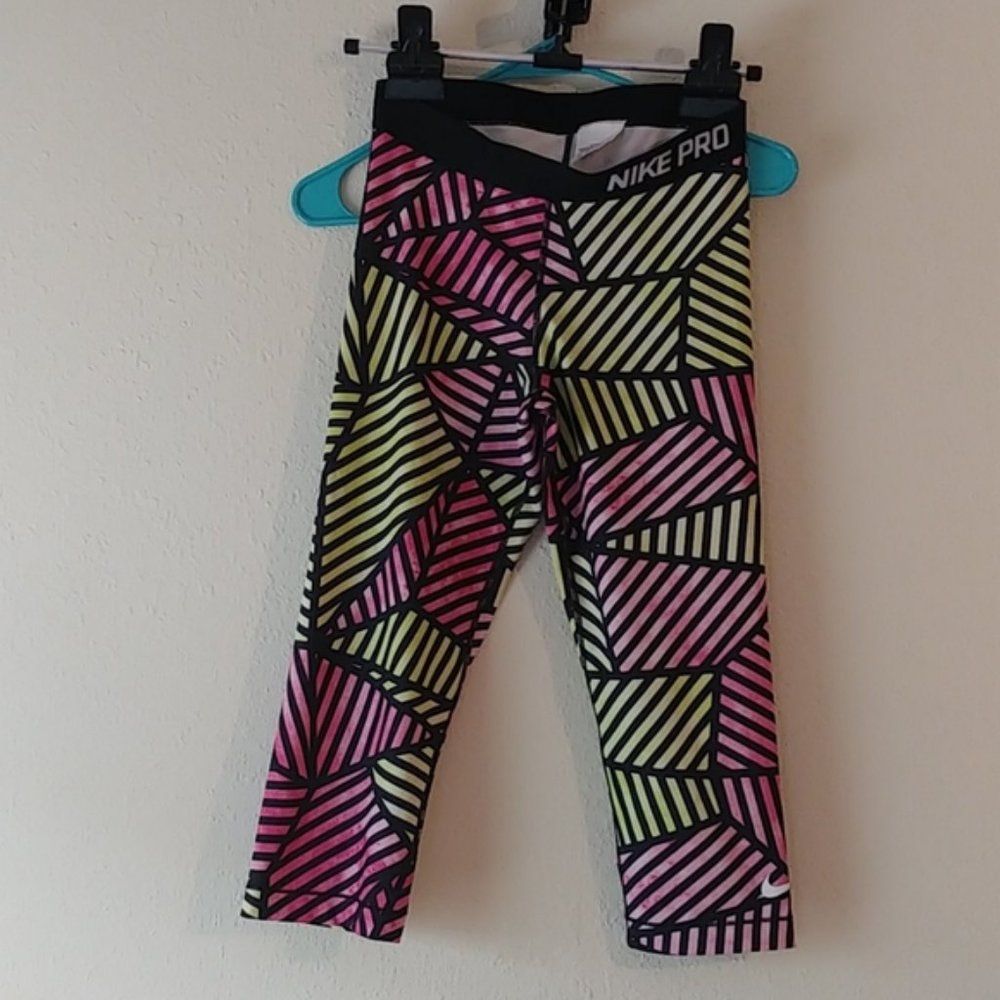 Nike Colorful Pro Capri leggings